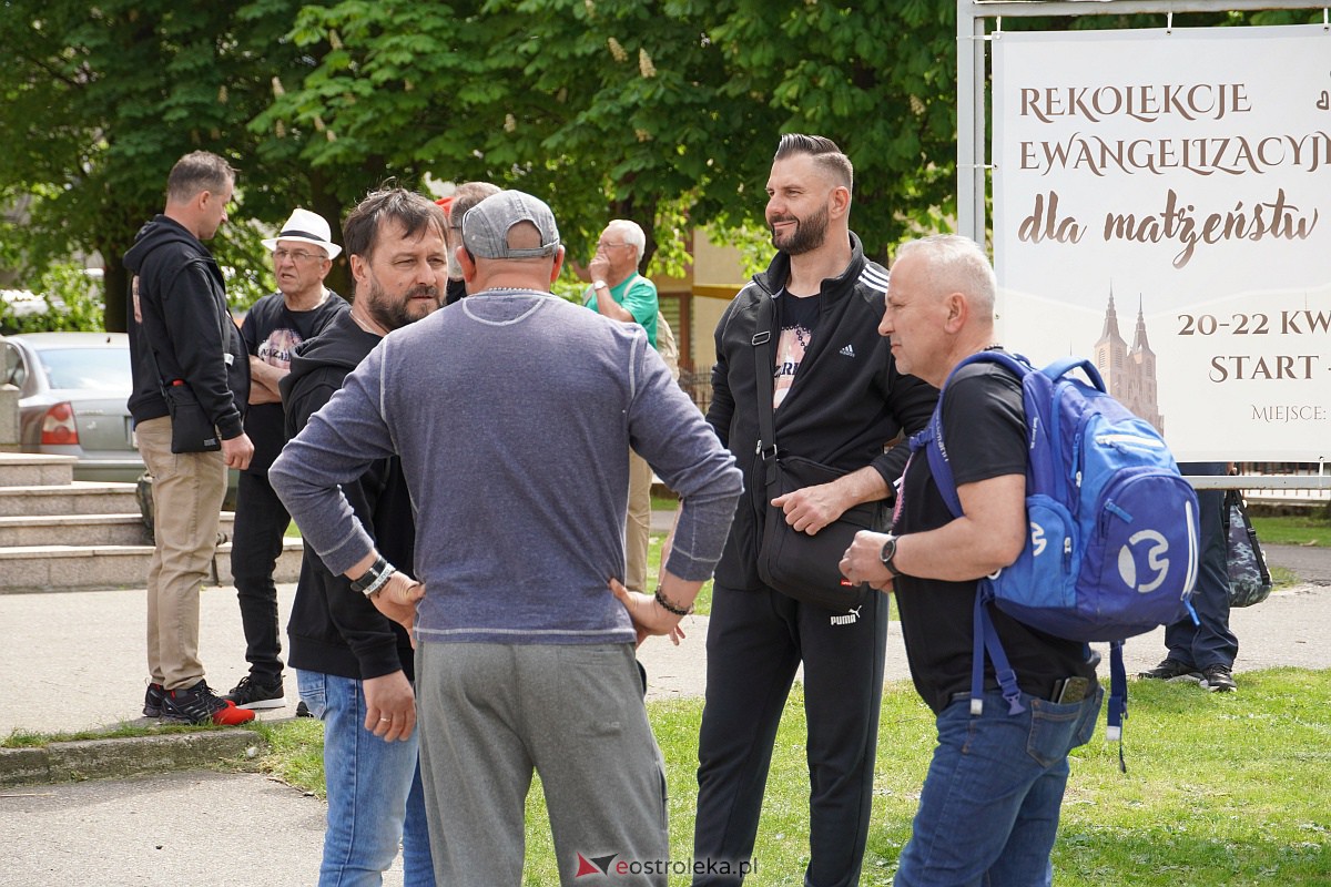 Męska piesza pielgrzymka Rzekuń - Suchcice [13.05.2023] - zdjęcie #45 - eOstroleka.pl
