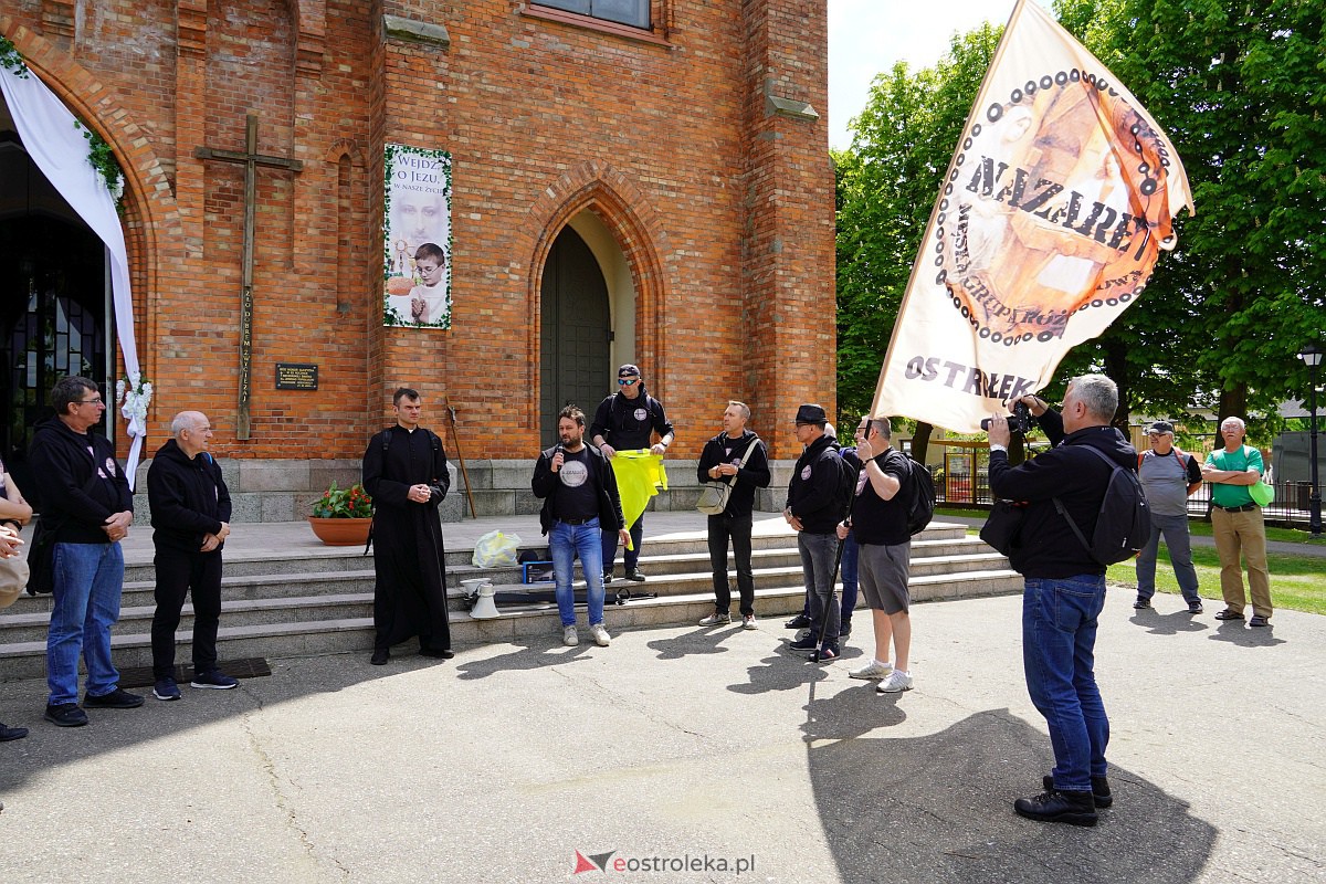 Męska piesza pielgrzymka Rzekuń - Suchcice [13.05.2023] - zdjęcie #39 - eOstroleka.pl