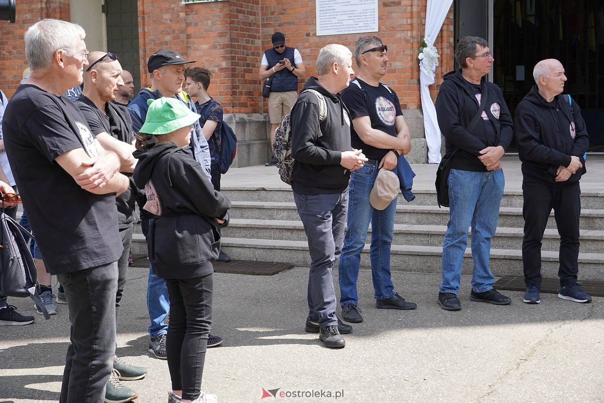Męska piesza pielgrzymka Rzekuń - Suchcice [13.05.2023] - zdjęcie #38 - eOstroleka.pl