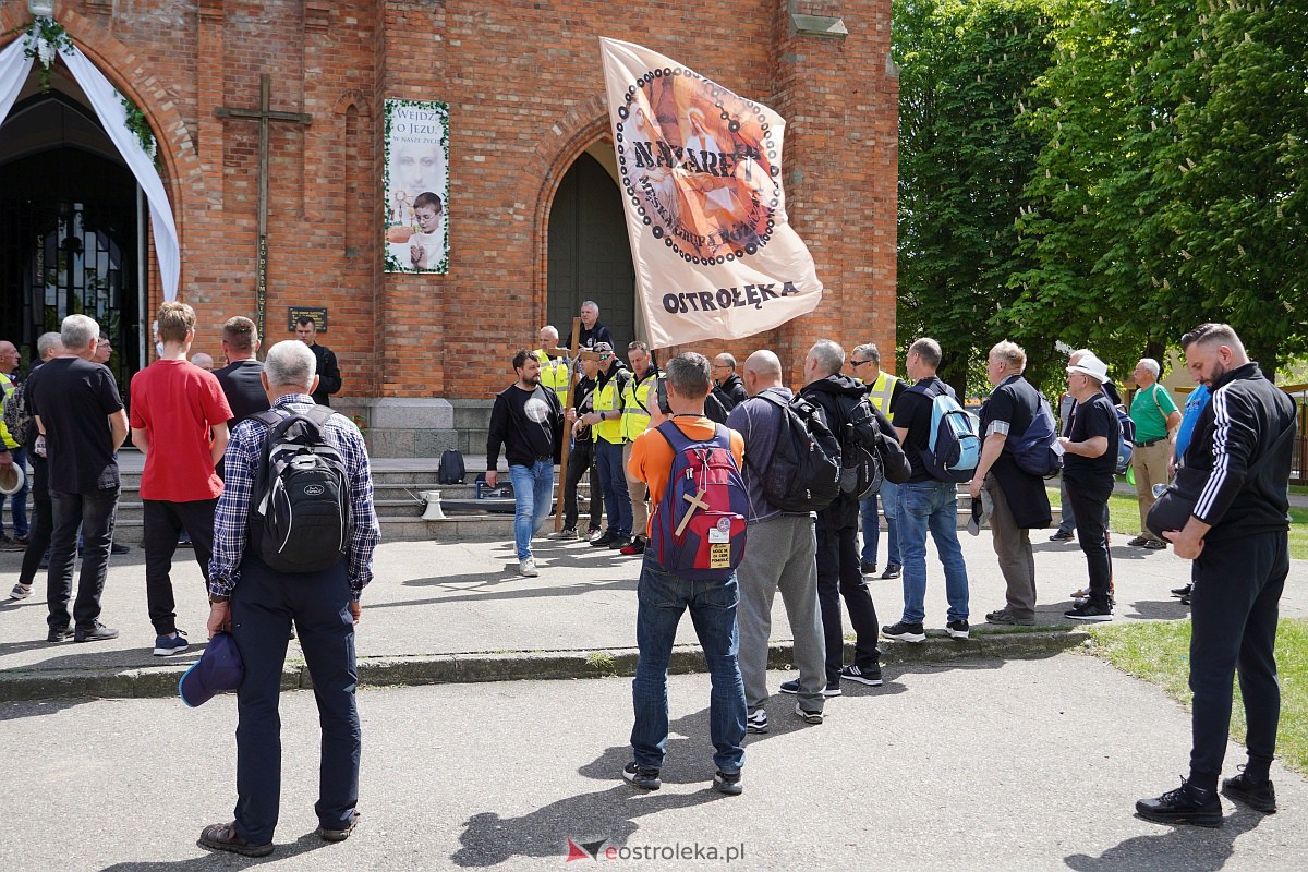 Męska piesza pielgrzymka Rzekuń - Suchcice [13.05.2023] - zdjęcie #30 - eOstroleka.pl