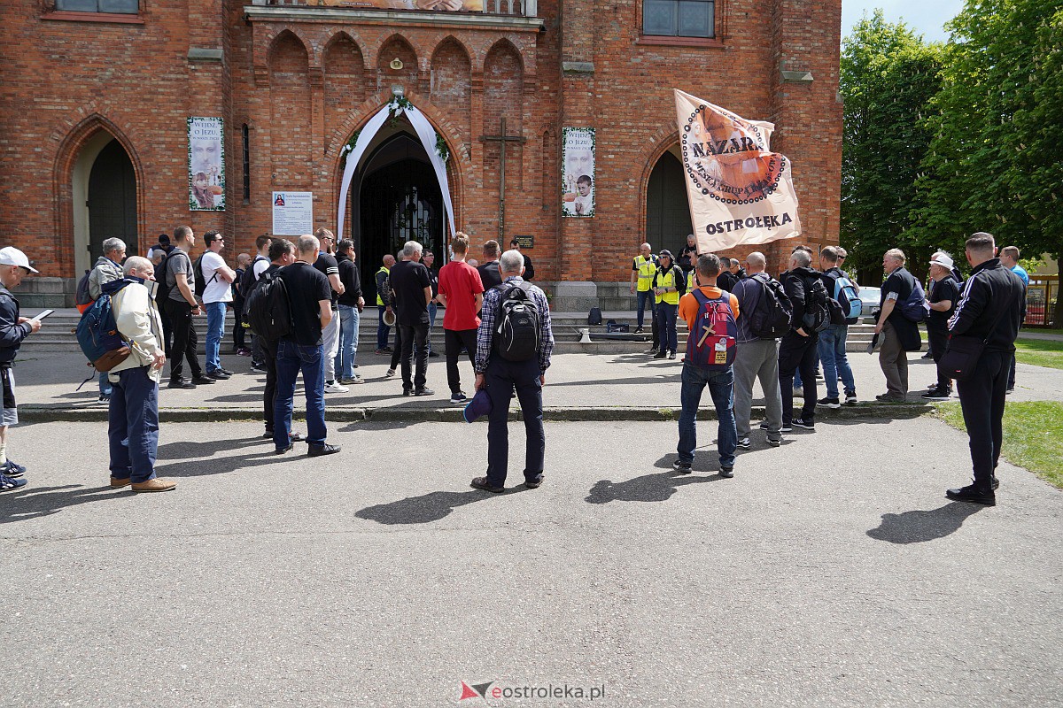 Męska piesza pielgrzymka Rzekuń - Suchcice [13.05.2023] - zdjęcie #29 - eOstroleka.pl