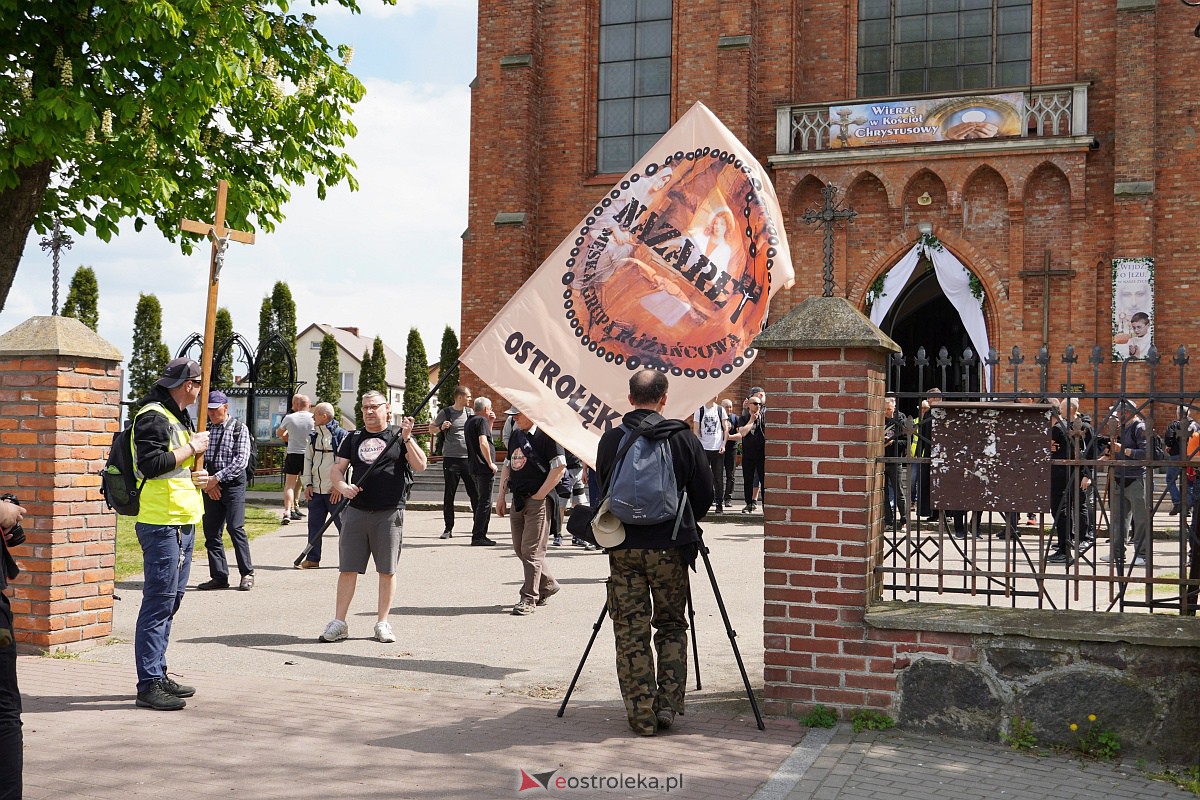 Męska piesza pielgrzymka Rzekuń - Suchcice [13.05.2023] - zdjęcie #22 - eOstroleka.pl