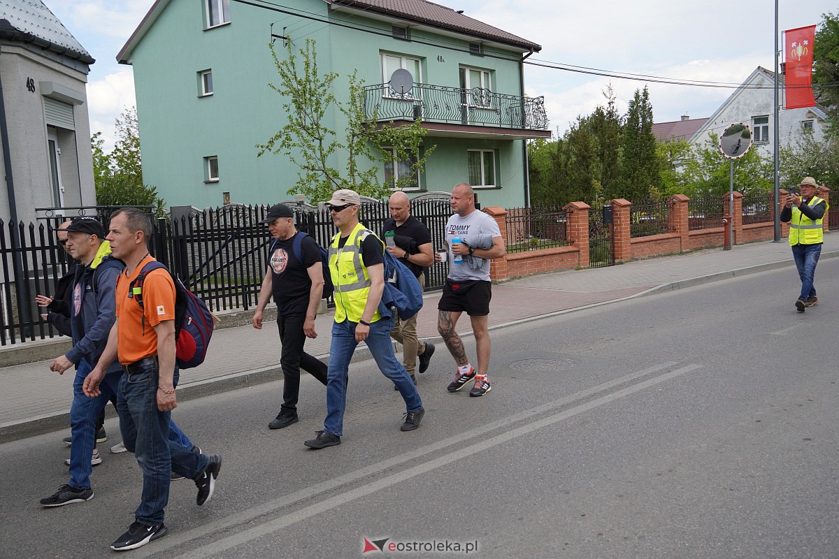 Męska piesza pielgrzymka Rzekuń - Suchcice [13.05.2023] - zdjęcie #2 - eOstroleka.pl