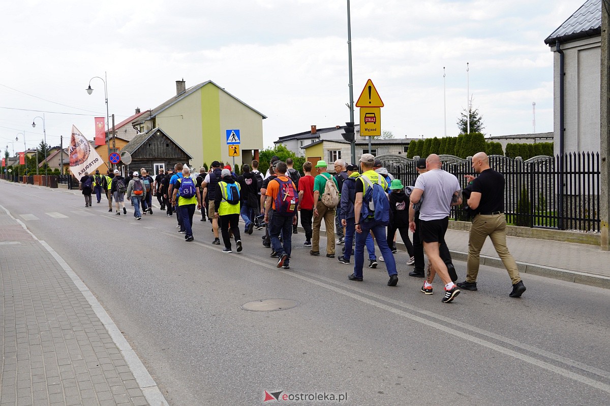 Męska piesza pielgrzymka Rzekuń - Suchcice [13.05.2023] - zdjęcie #1 - eOstroleka.pl