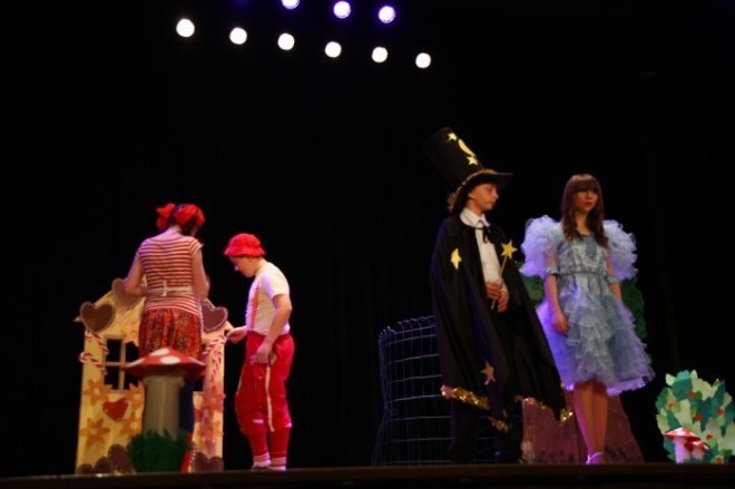 XI Mazowiecki Festiwal Teatrów Amatorskich (05.05.2011) - zdjęcie #24 - eOstroleka.pl