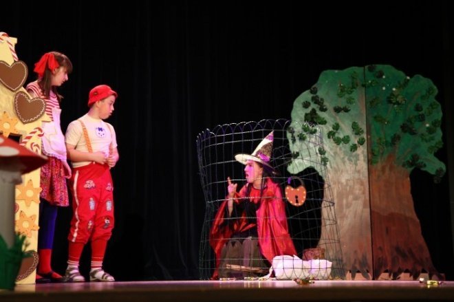 XI Mazowiecki Festiwal Teatrów Amatorskich (05.05.2011) - zdjęcie #12 - eOstroleka.pl