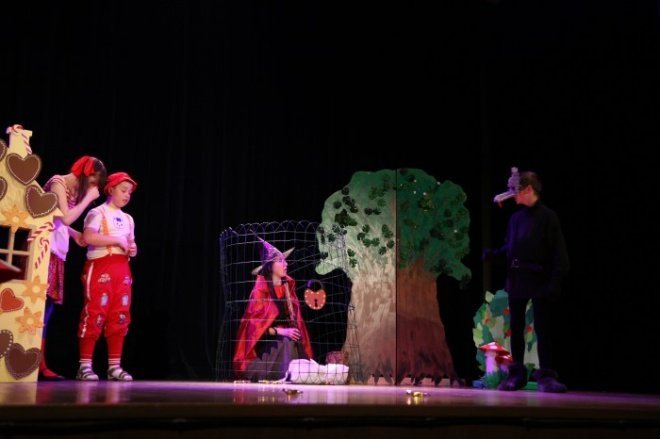 XI Mazowiecki Festiwal Teatrów Amatorskich (05.05.2011) - zdjęcie #11 - eOstroleka.pl