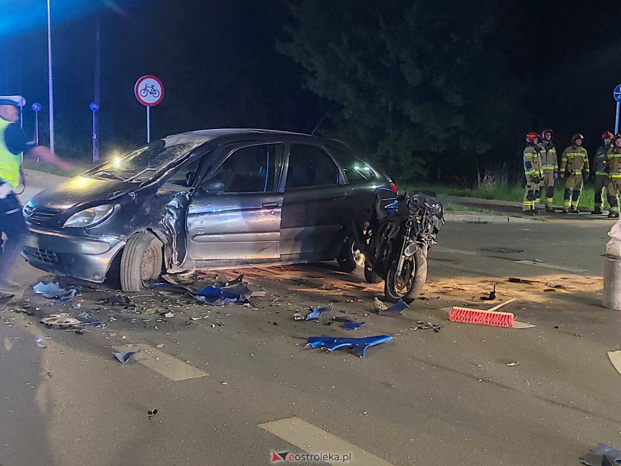 Poważny wypadek na Słowackiego. Ucierpiał motocyklista [13.05.2023] - zdjęcie #13 - eOstroleka.pl