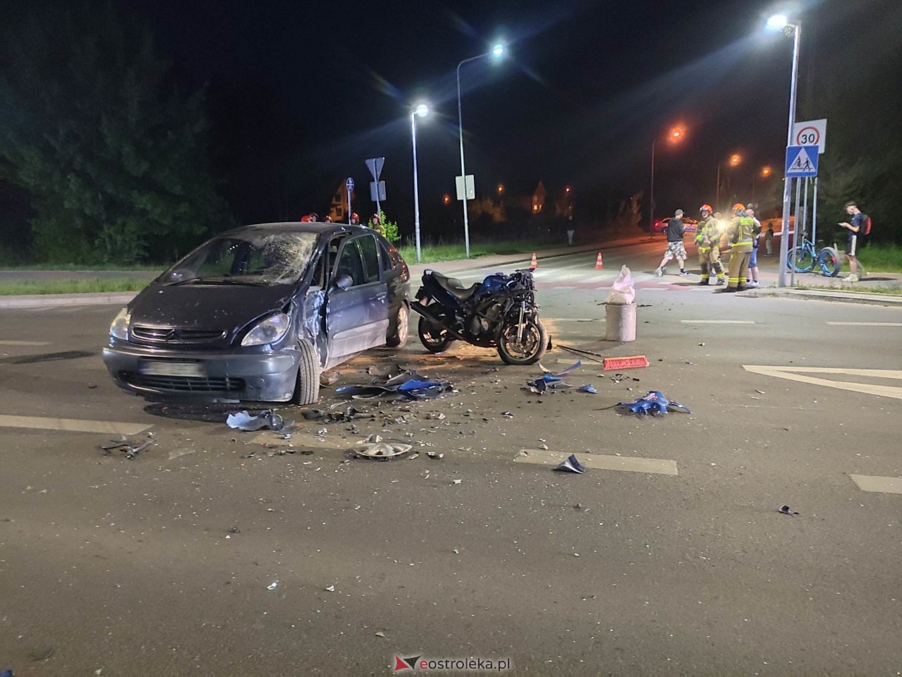 Poważny wypadek na Słowackiego. Ucierpiał motocyklista [13.05.2023] - zdjęcie #2 - eOstroleka.pl
