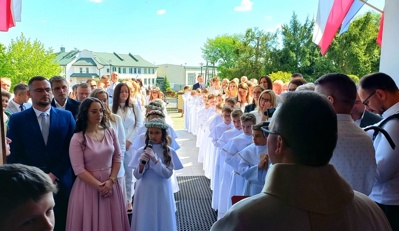 Pierwsza Komunia Święta w Obierwi - fot. RN [13.05.2023] - zdjęcie #26 - eOstroleka.pl