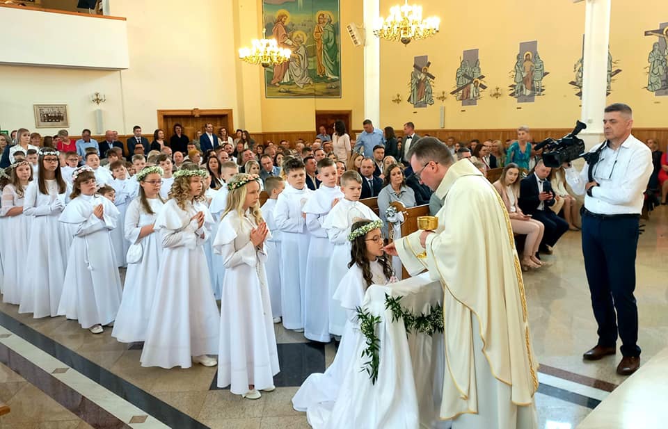 Pierwsza Komunia Święta w Obierwi - fot. RN [13.05.2023] - zdjęcie #13 - eOstroleka.pl