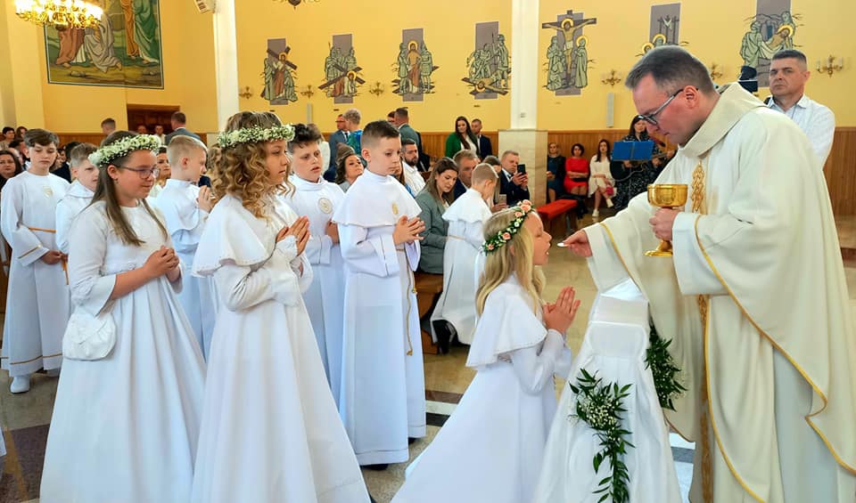 Pierwsza Komunia Święta w Obierwi - fot. RN [13.05.2023] - zdjęcie #2 - eOstroleka.pl