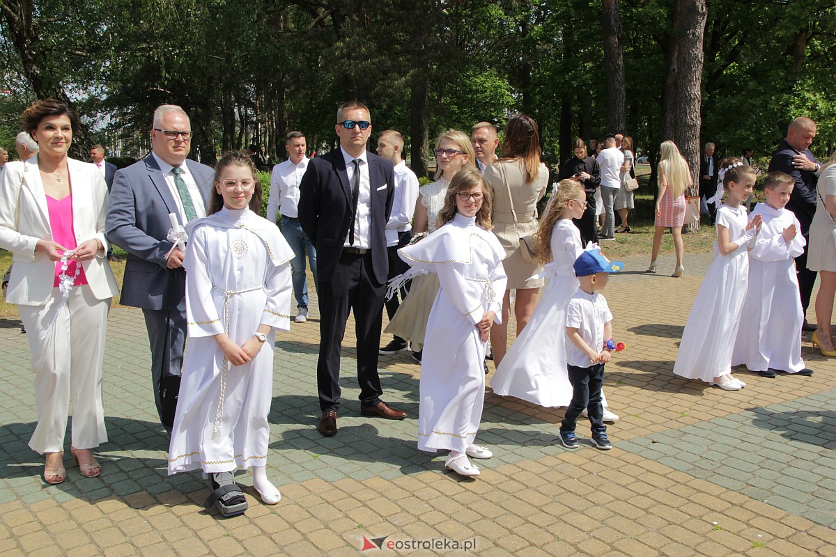 I Komunia Święta w kościele pw. Zbawiciela Świata w Ostrołęce [14.05.2023] - zdjęcie #131 - eOstroleka.pl