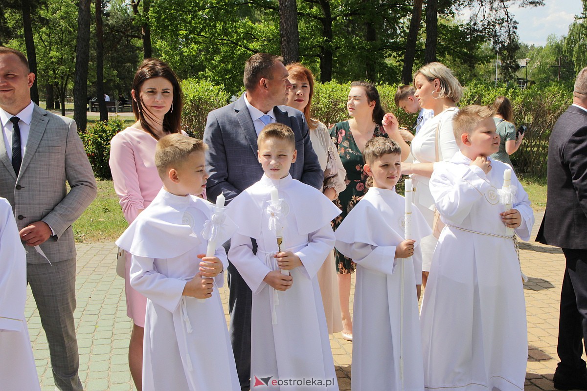 I Komunia Święta w kościele pw. Zbawiciela Świata w Ostrołęce [14.05.2023] - zdjęcie #124 - eOstroleka.pl