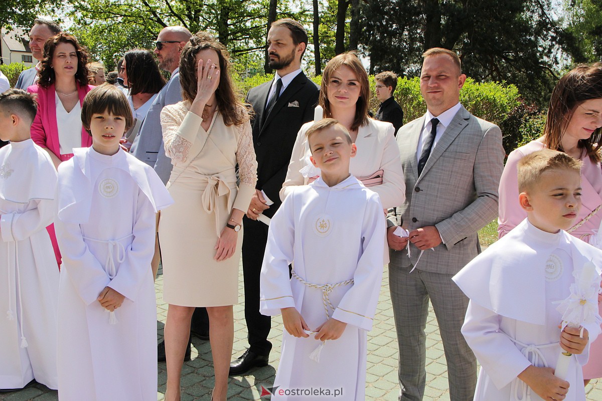 I Komunia Święta w kościele pw. Zbawiciela Świata w Ostrołęce [14.05.2023] - zdjęcie #116 - eOstroleka.pl