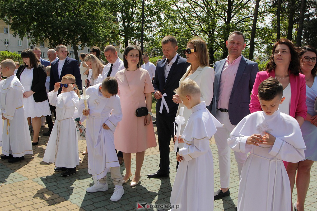 I Komunia Święta w kościele pw. Zbawiciela Świata w Ostrołęce [14.05.2023] - zdjęcie #114 - eOstroleka.pl