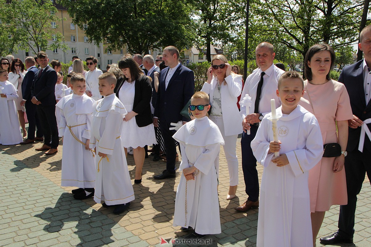 I Komunia Święta w kościele pw. Zbawiciela Świata w Ostrołęce [14.05.2023] - zdjęcie #113 - eOstroleka.pl