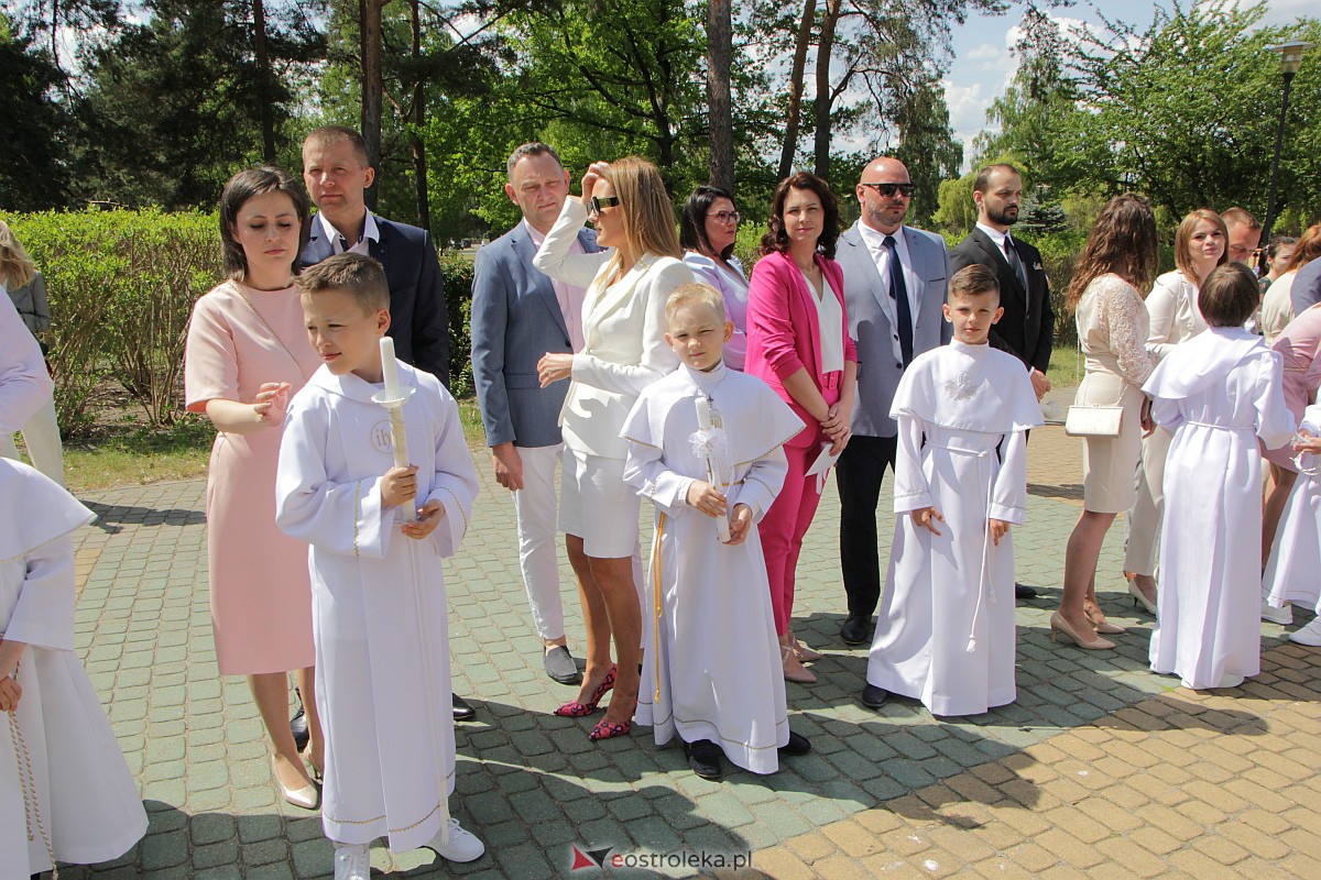I Komunia Święta w kościele pw. Zbawiciela Świata w Ostrołęce [14.05.2023] - zdjęcie #111 - eOstroleka.pl