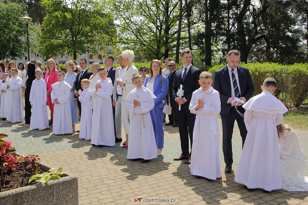I Komunia Święta w kościele pw. Zbawiciela Świata w Ostrołęce [14.05.2023] - zdjęcie #85 - eOstroleka.pl