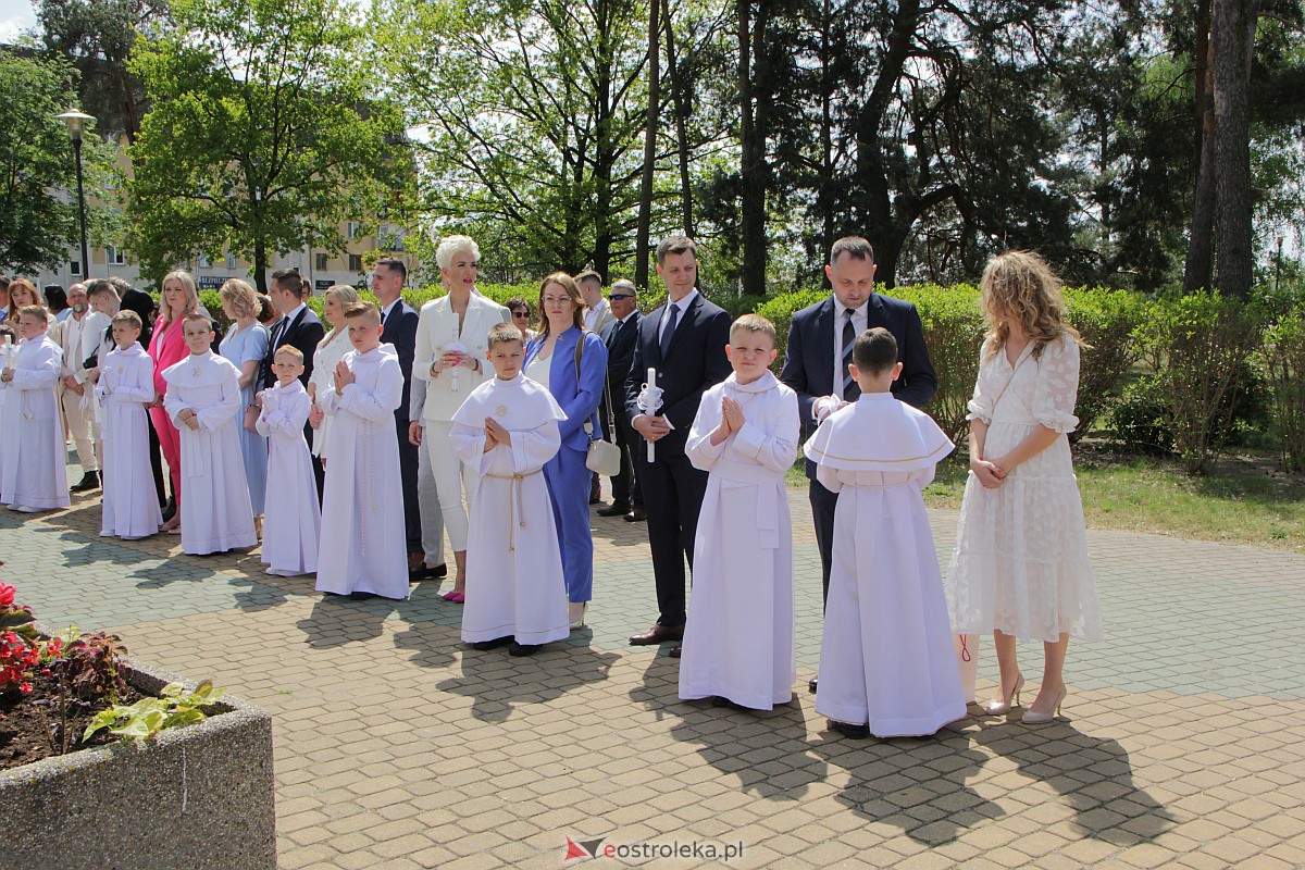 I Komunia Święta w kościele pw. Zbawiciela Świata w Ostrołęce [14.05.2023] - zdjęcie #84 - eOstroleka.pl