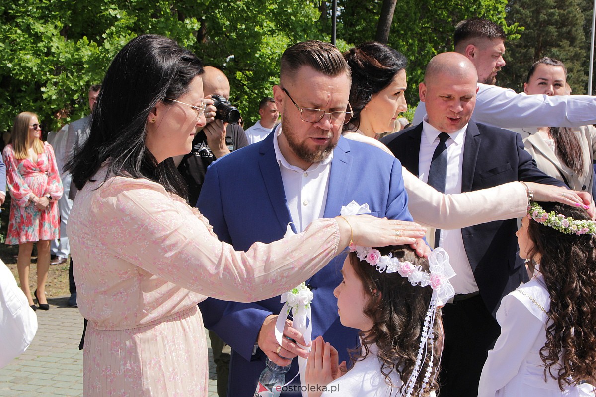 I Komunia Święta w kościele pw. Zbawiciela Świata w Ostrołęce [14.05.2023] - zdjęcie #22 - eOstroleka.pl