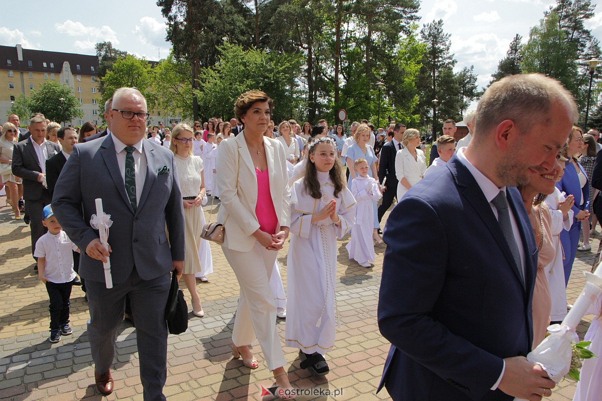 I Komunia Święta w kościele pw. Zbawiciela Świata w Ostrołęce [14.05.2023] - zdjęcie #5 - eOstroleka.pl