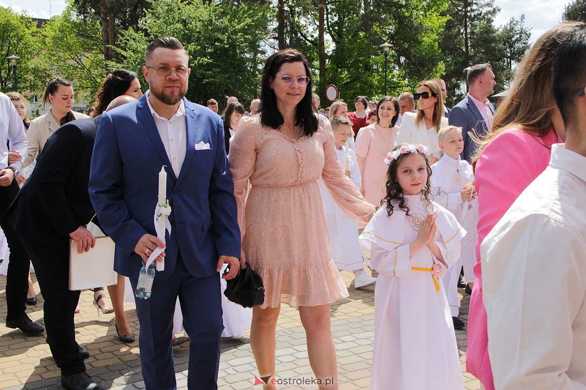 I Komunia Święta w kościele pw. Zbawiciela Świata w Ostrołęce [14.05.2023] - zdjęcie #3 - eOstroleka.pl