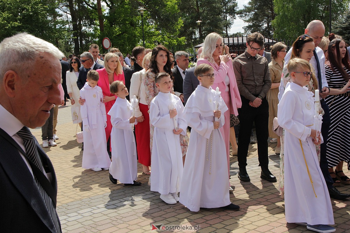 I Komunia Święta w kościele pw. Zbawiciela Świata w Ostrołęce [14.05.2023] - zdjęcie #1 - eOstroleka.pl