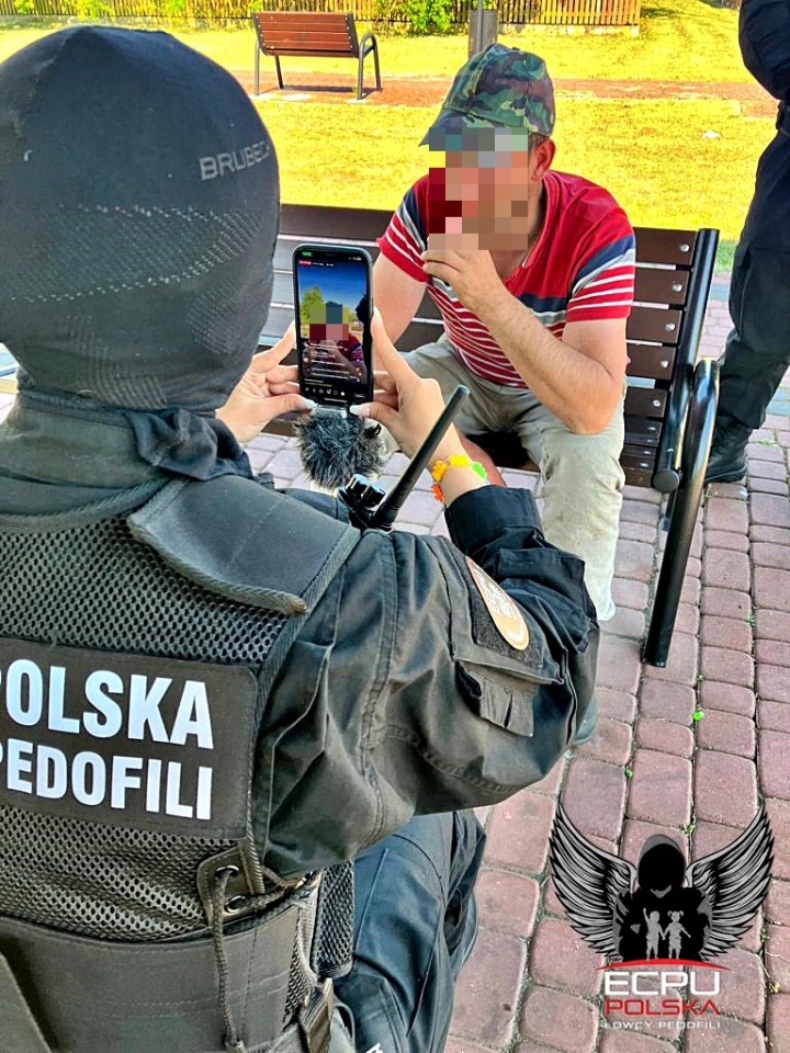 Akcja łowców pedofili w gminie Lelis [13.05.2023] - zdjęcie #8 - eOstroleka.pl