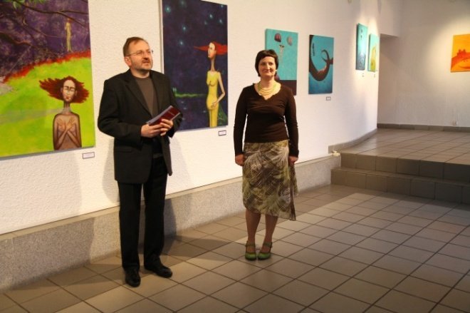 Wernisaż wystawy malarstwa Urszuli Michalskiej 05.05.2011 - zdjęcie #14 - eOstroleka.pl