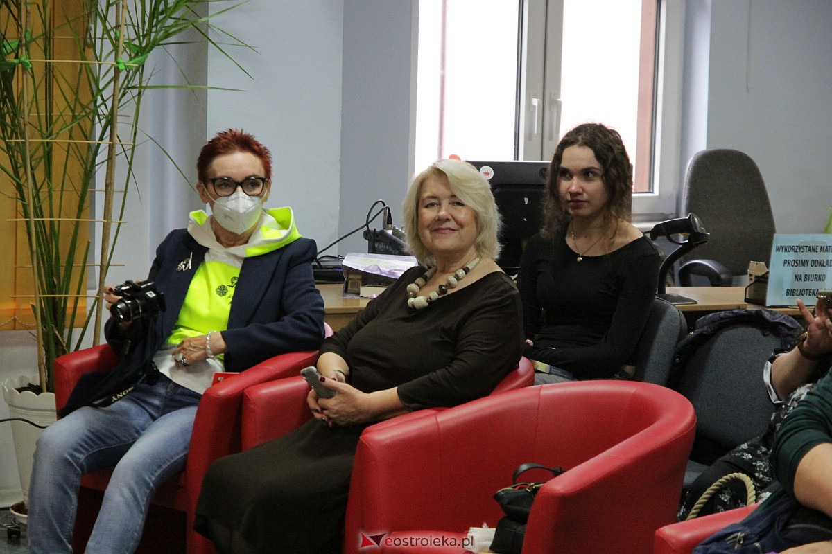 Premiera kolejnej książki w 20 lat od literackiego debiutu. Piękny jubileusz dr Karola Samsela [17.05.2023] - zdjęcie #22 - eOstroleka.pl