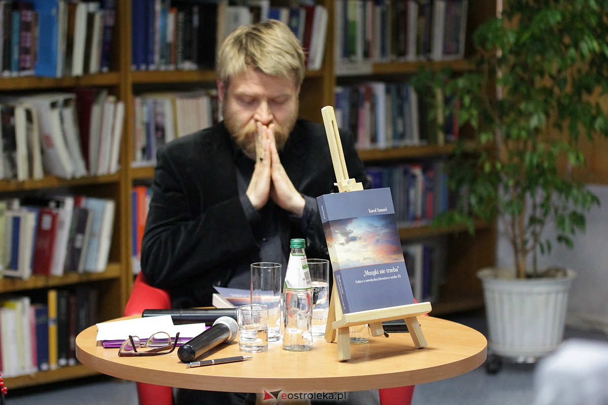 Premiera kolejnej książki w 20 lat od literackiego debiutu. Piękny jubileusz dr Karola Samsela [17.05.2023] - zdjęcie #19 - eOstroleka.pl
