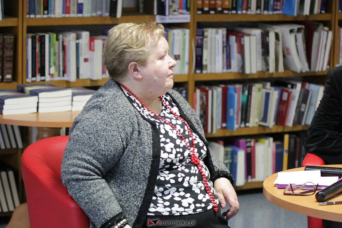 Premiera kolejnej książki w 20 lat od literackiego debiutu. Piękny jubileusz dr Karola Samsela [17.05.2023] - zdjęcie #15 - eOstroleka.pl