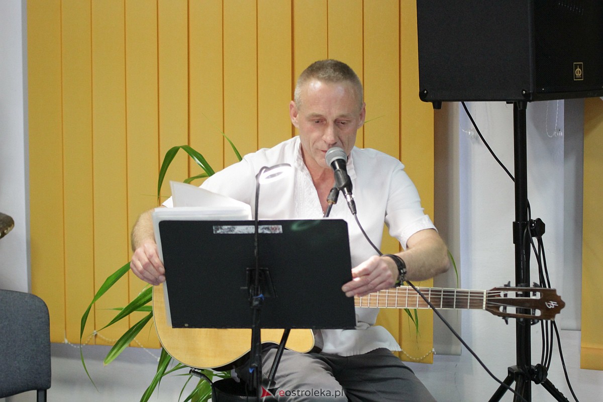 Premiera kolejnej książki w 20 lat od literackiego debiutu. Piękny jubileusz dr Karola Samsela [17.05.2023] - zdjęcie #12 - eOstroleka.pl