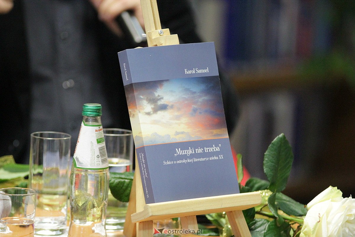 Premiera kolejnej książki w 20 lat od literackiego debiutu. Piękny jubileusz dr Karola Samsela [17.05.2023] - zdjęcie #2 - eOstroleka.pl