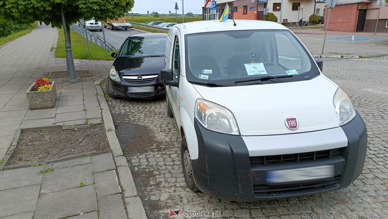 Kraksa trzech aut przy zjeździe z mostu Madalińskiego [18.05.2023] - zdjęcie #9 - eOstroleka.pl