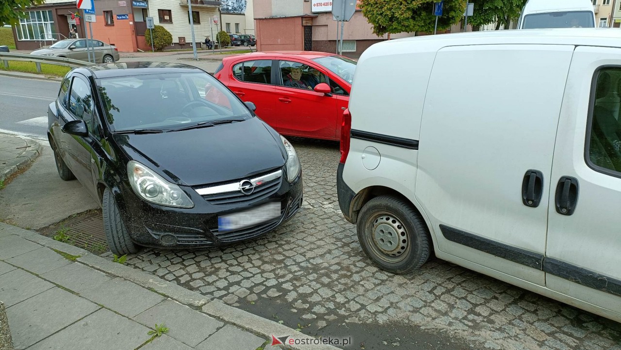 Kraksa trzech aut przy zjeździe z mostu Madalińskiego [18.05.2023] - zdjęcie #5 - eOstroleka.pl