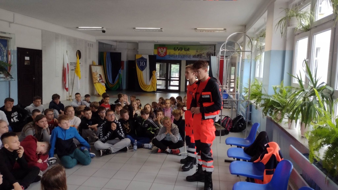 Ratownicy z Grupy Nadzieja w SP 10  - zdjęcie #31 - eOstroleka.pl