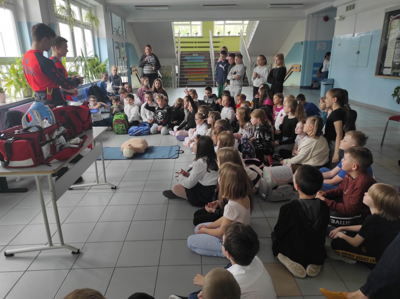 Ratownicy z Grupy Nadzieja w SP 10  - zdjęcie #26 - eOstroleka.pl