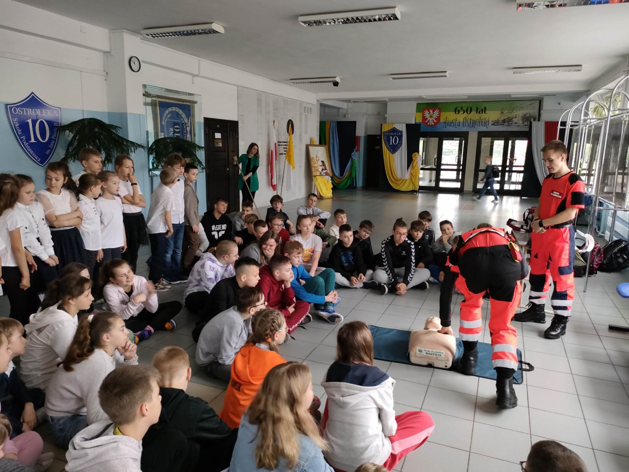 Ratownicy z Grupy Nadzieja w SP 10  - zdjęcie #4 - eOstroleka.pl