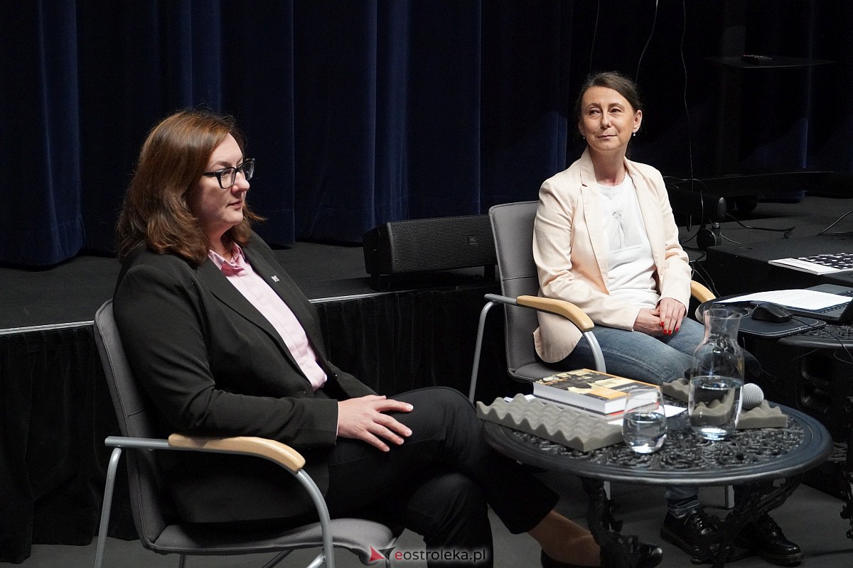 O ludziach zniszczonych przez totalitaryzm. Spotkanie z profesor Izabelą Łapińską w Muzeum Żołnierzy Wyklętych [19.05.2023] - zdjęcie #8 - eOstroleka.pl