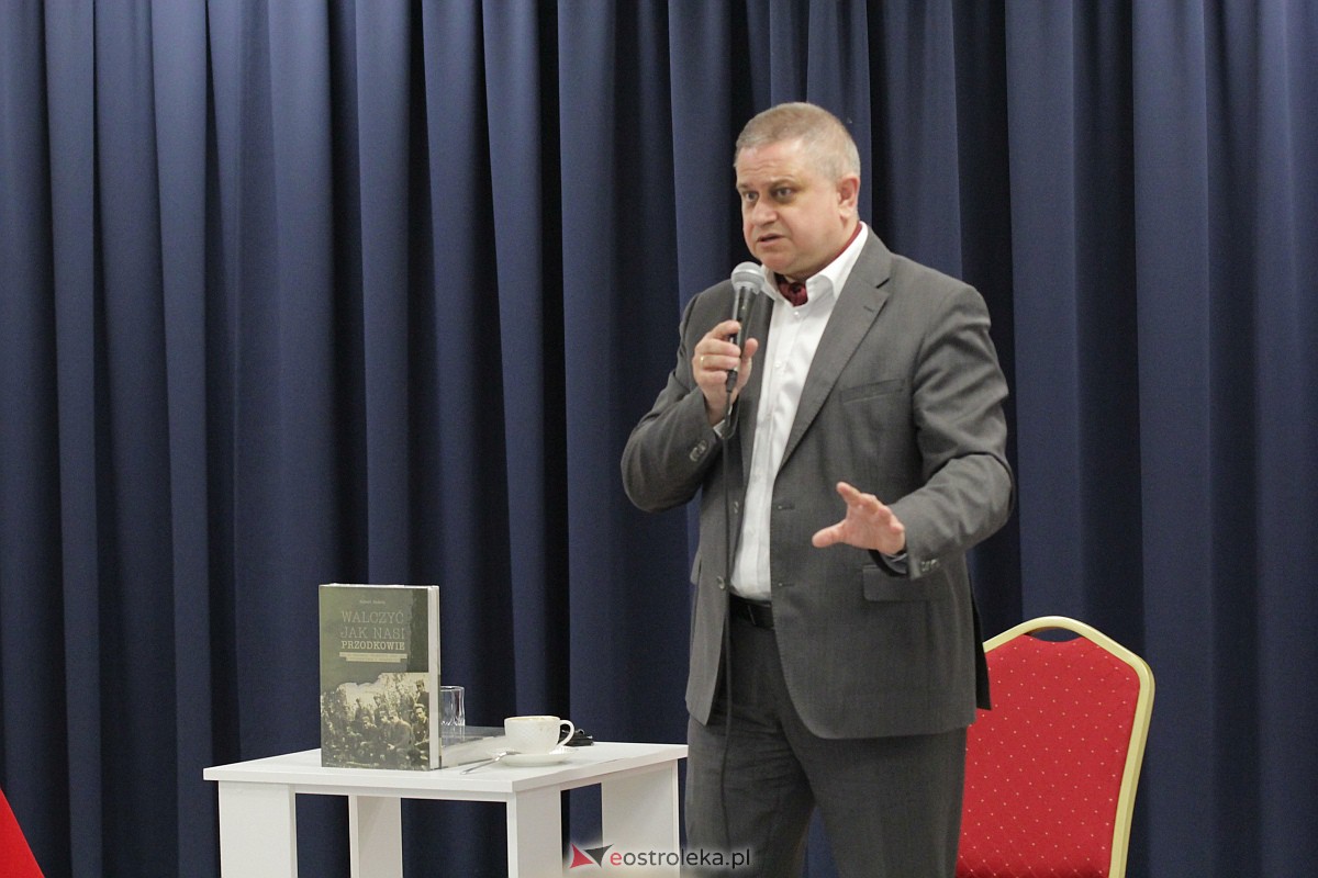 Robert Radzik w Olszewie-Borkach. Promował książkę “Walczyć jak nasi przodkowie” [19.05.2023] - zdjęcie #16 - eOstroleka.pl