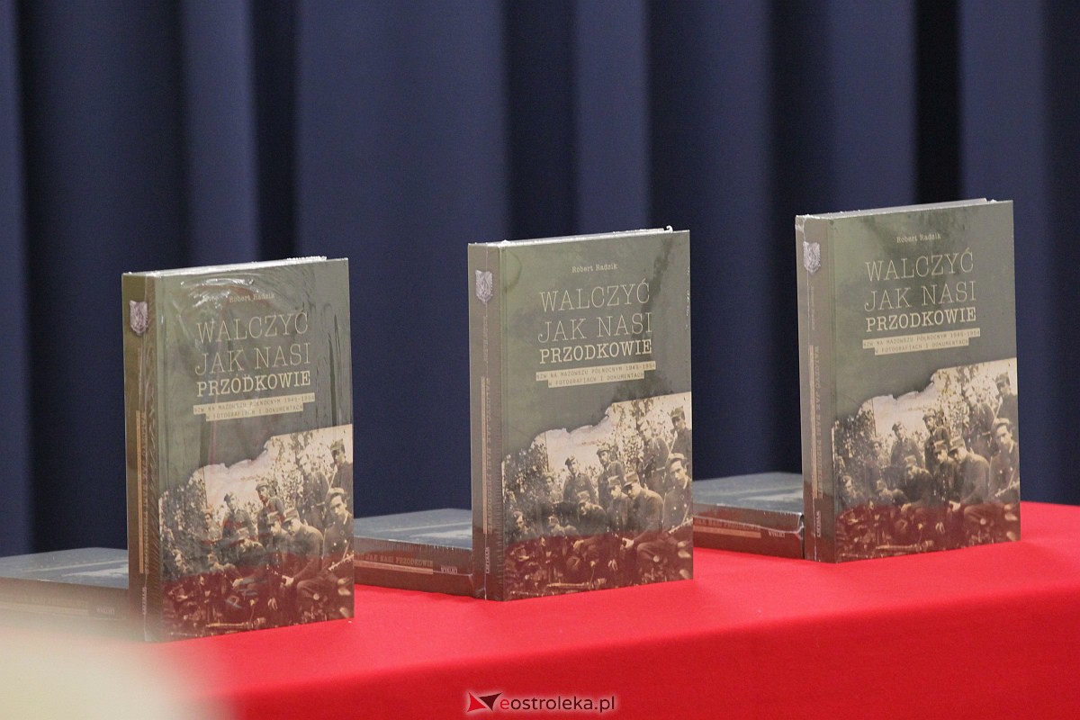 Robert Radzik w Olszewie-Borkach. Promował książkę “Walczyć jak nasi przodkowie” [19.05.2023] - zdjęcie #12 - eOstroleka.pl