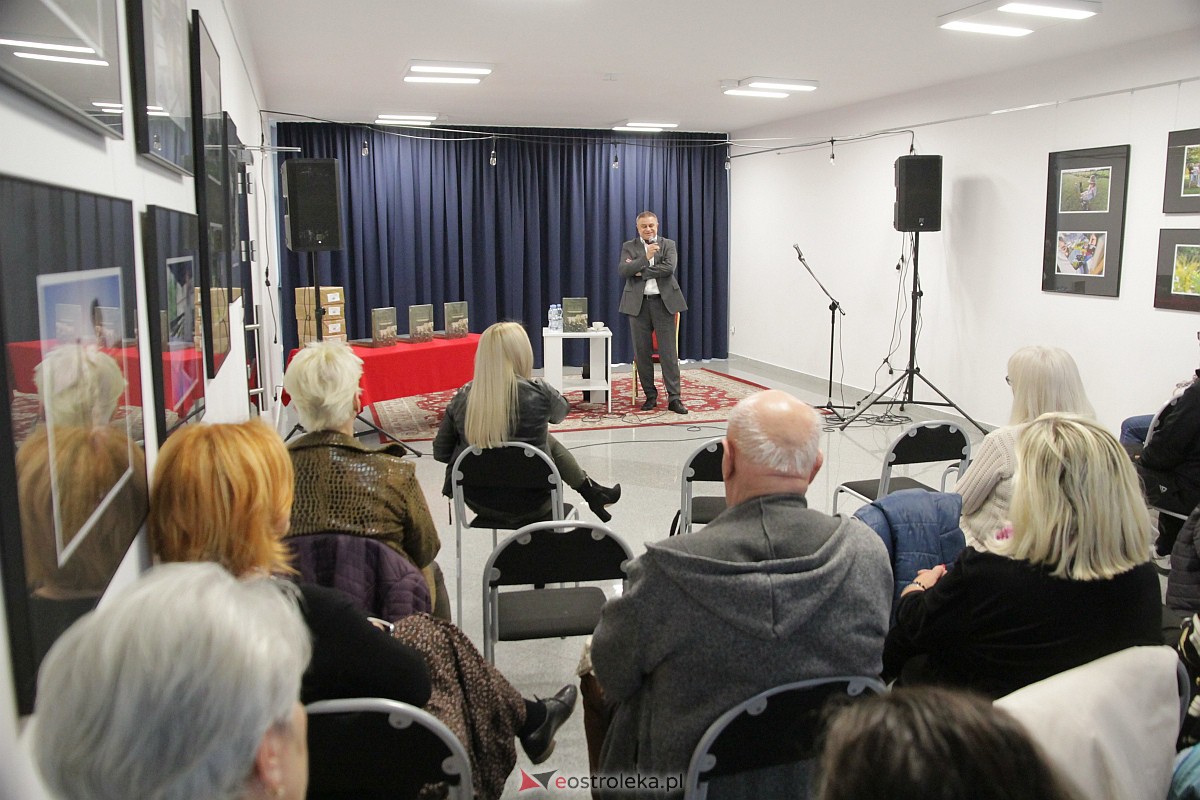 Robert Radzik w Olszewie-Borkach. Promował książkę “Walczyć jak nasi przodkowie” [19.05.2023] - zdjęcie #10 - eOstroleka.pl