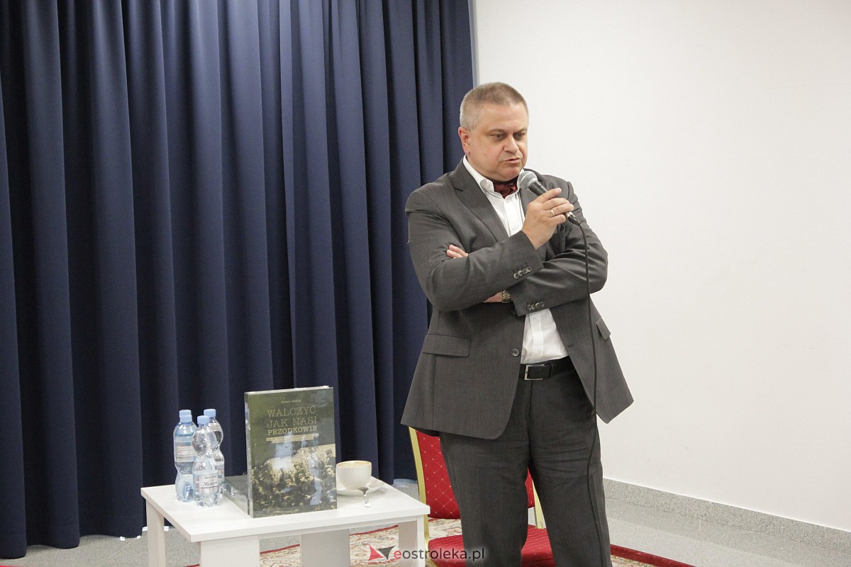 Robert Radzik w Olszewie-Borkach. Promował książkę “Walczyć jak nasi przodkowie” [19.05.2023] - zdjęcie #5 - eOstroleka.pl