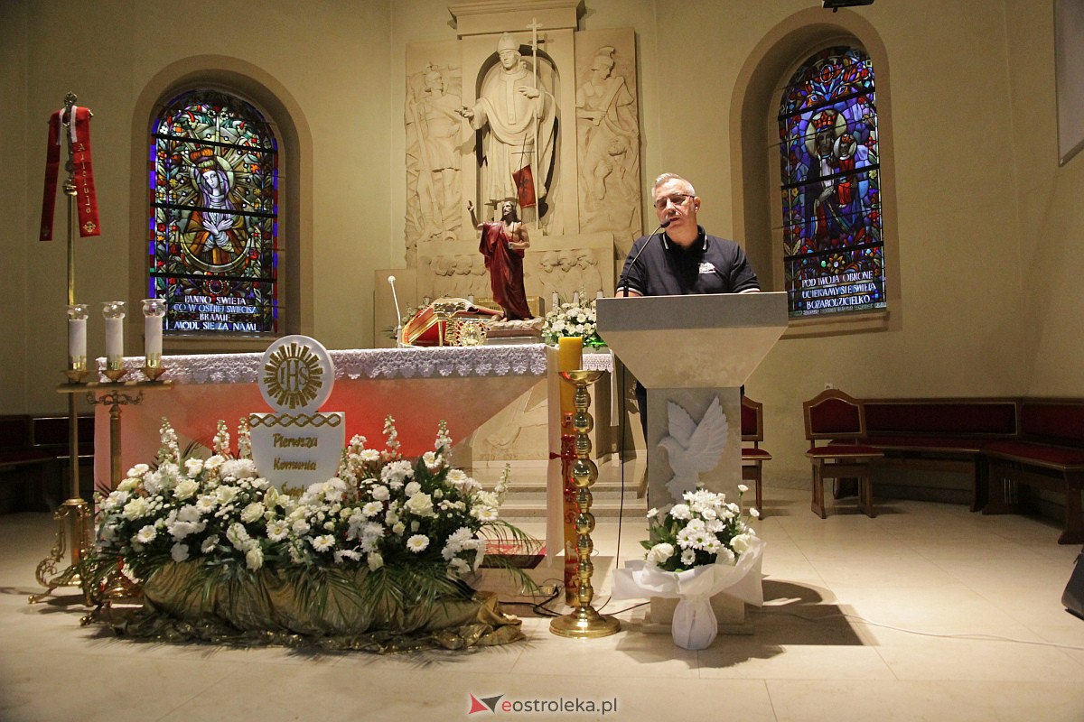 Spotkanie z Wojciechem Sumlińskim w kościele pw. św. Wojciecha w Ostrołęce [19.05.2023] - zdjęcie #19 - eOstroleka.pl