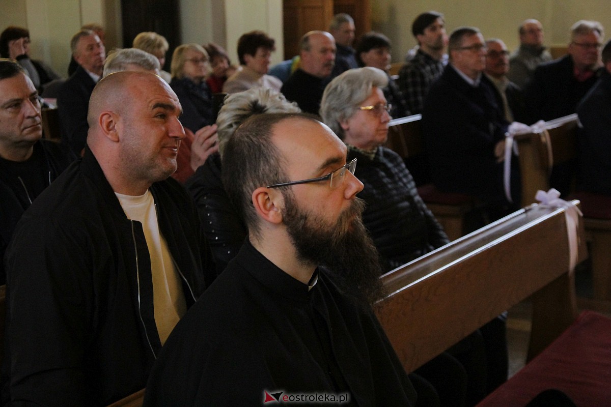 Spotkanie z Wojciechem Sumlińskim w kościele pw. św. Wojciecha w Ostrołęce [19.05.2023] - zdjęcie #16 - eOstroleka.pl