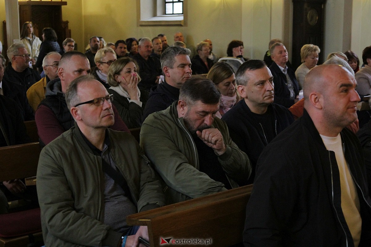 Spotkanie z Wojciechem Sumlińskim w kościele pw. św. Wojciecha w Ostrołęce [19.05.2023] - zdjęcie #14 - eOstroleka.pl