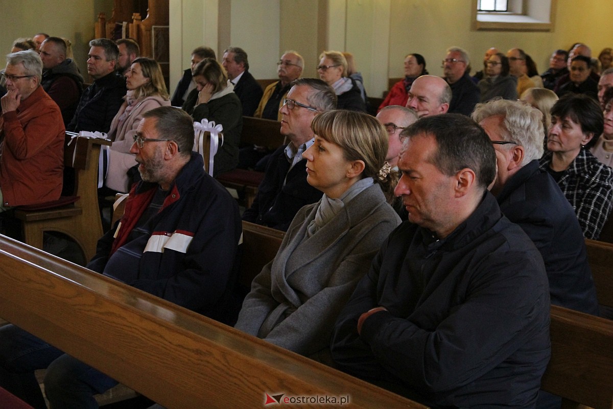 Spotkanie z Wojciechem Sumlińskim w kościele pw. św. Wojciecha w Ostrołęce [19.05.2023] - zdjęcie #5 - eOstroleka.pl