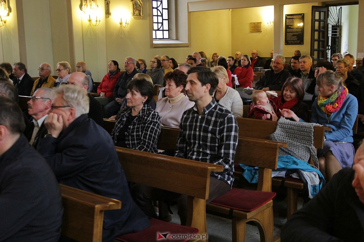 Spotkanie z Wojciechem Sumlińskim w kościele pw. św. Wojciecha w Ostrołęce [19.05.2023] - zdjęcie #3 - eOstroleka.pl